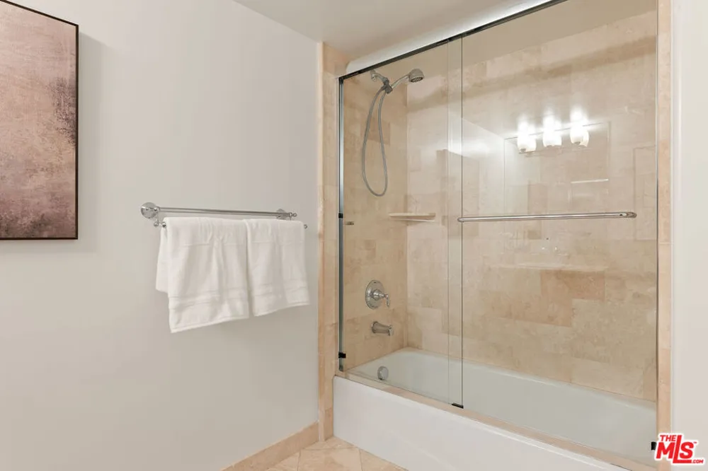 8238 W Manchester Avenue #208 Playa del Rey, CA 90293