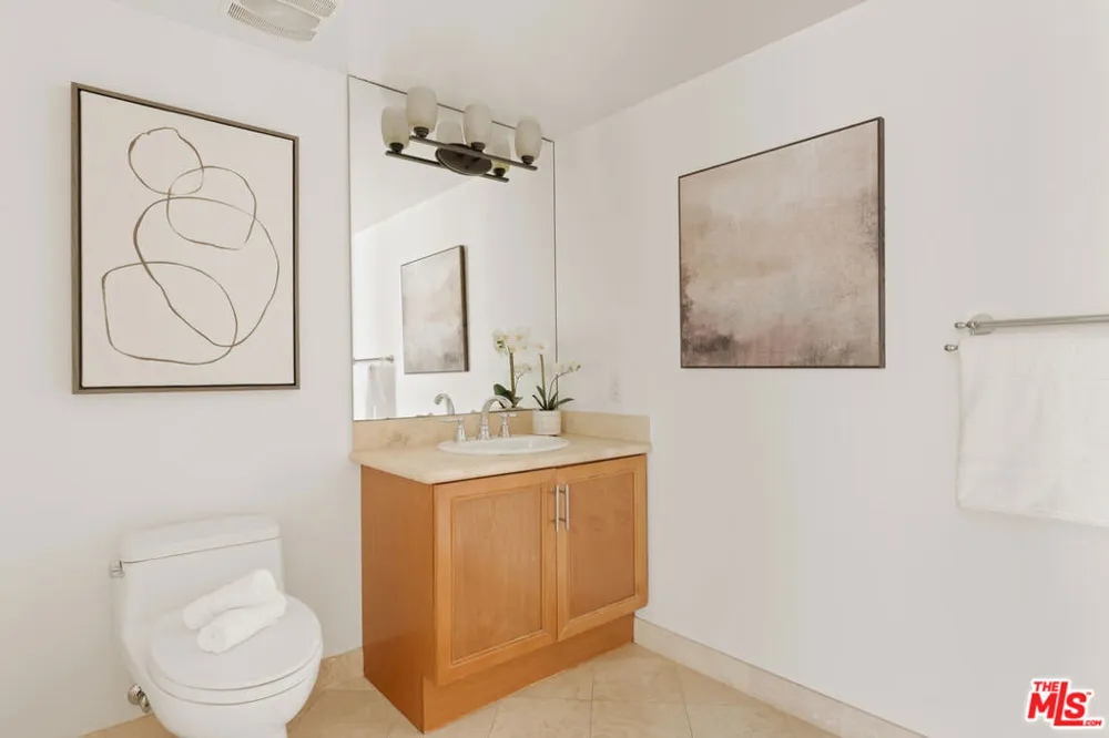 8238 W Manchester Avenue #208 Playa del Rey, CA 90293