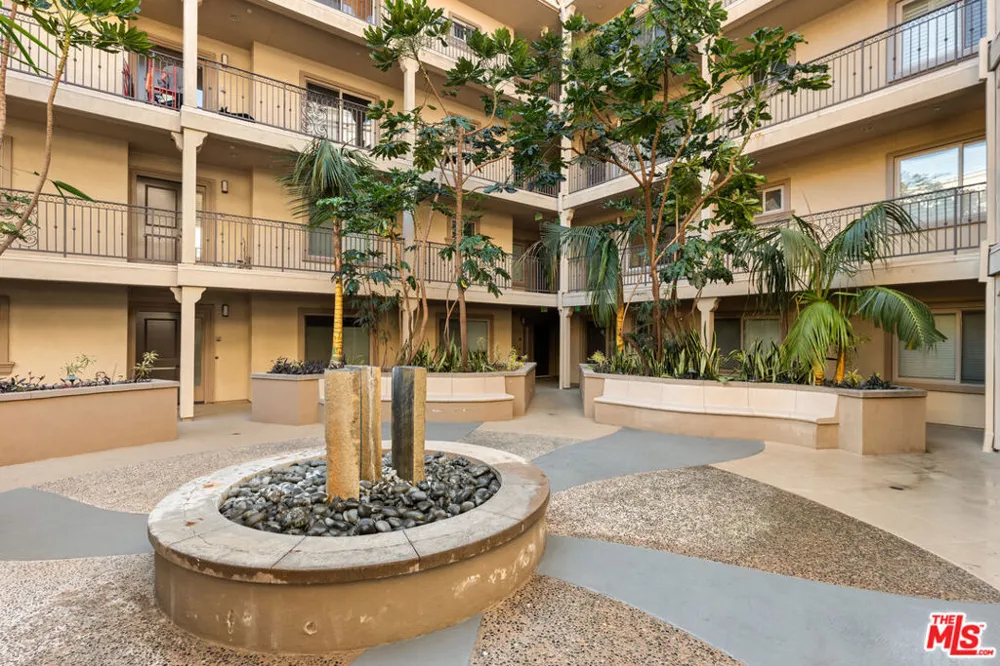 8238 W Manchester Avenue #208 Playa del Rey, CA 90293