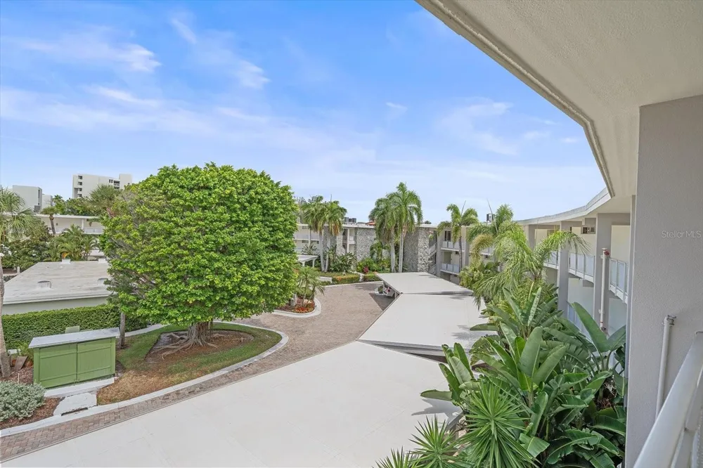 100 SANDS POINT ROAD #303 Longboat Key, FL 34228