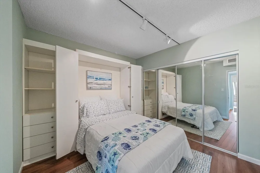100 SANDS POINT ROAD #303 Longboat Key, FL 34228