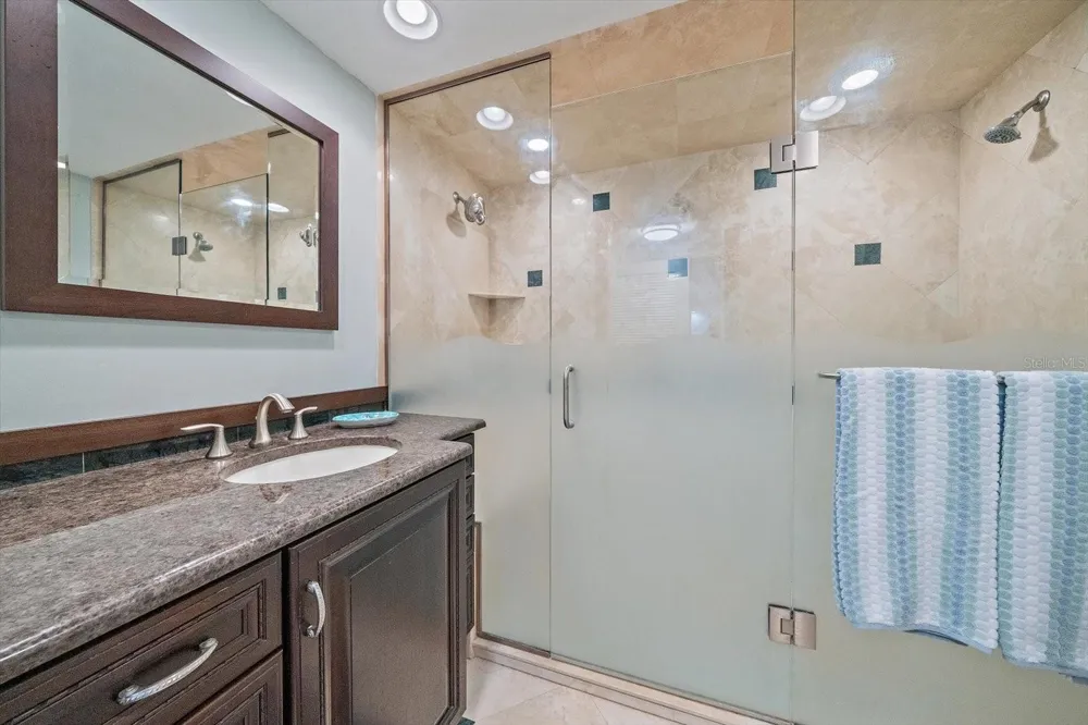 100 SANDS POINT ROAD #303 Longboat Key, FL 34228