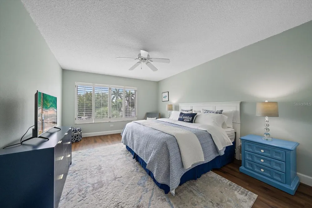 100 SANDS POINT ROAD #303 Longboat Key, FL 34228