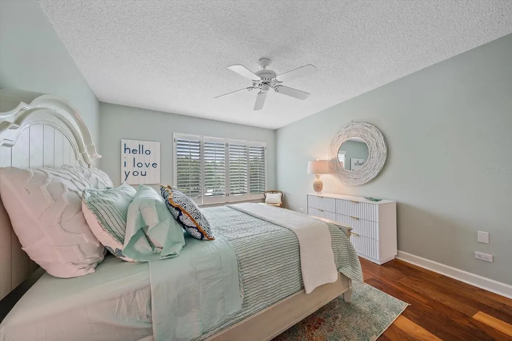 100 SANDS POINT ROAD #303 Longboat Key, FL 34228