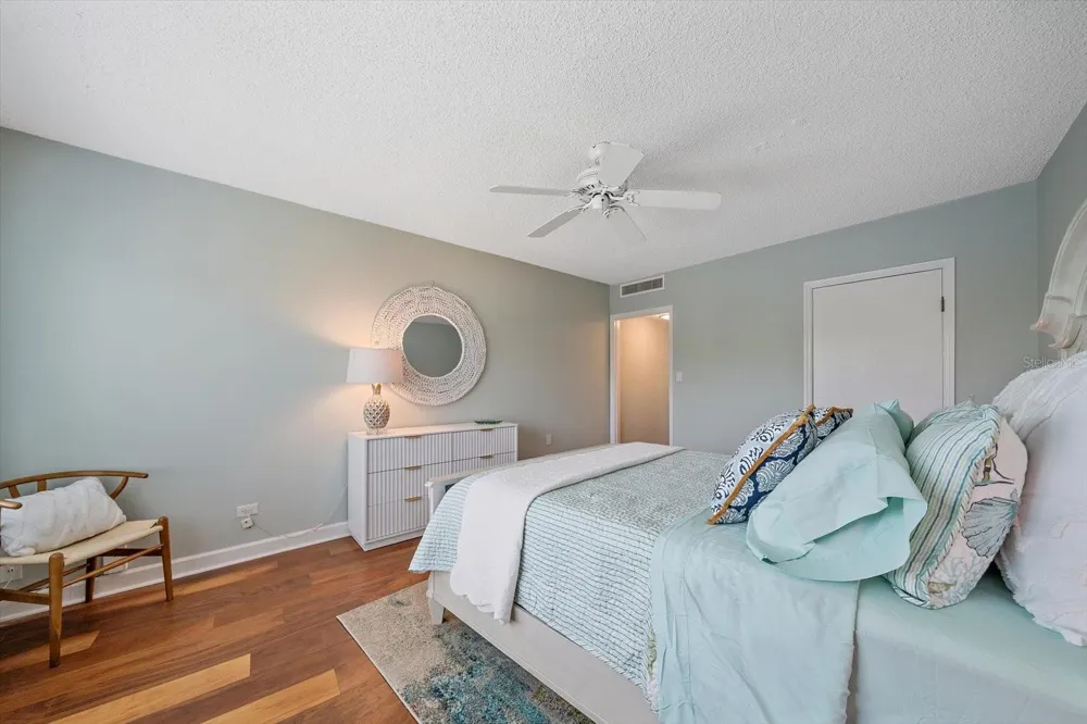 100 SANDS POINT ROAD #303 Longboat Key, FL 34228