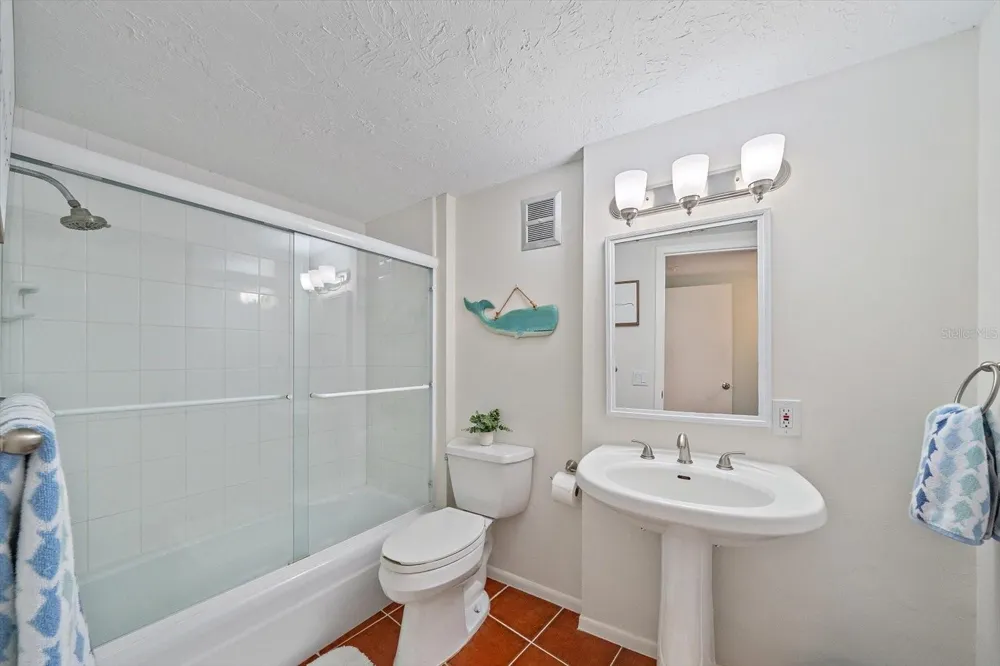 100 SANDS POINT ROAD #303 Longboat Key, FL 34228