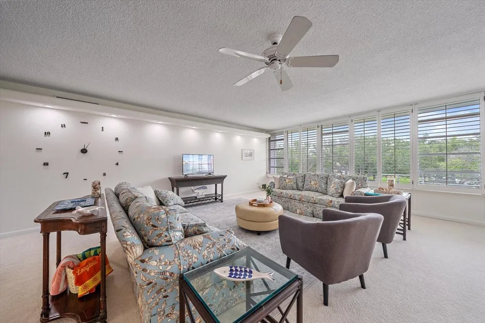 100 SANDS POINT ROAD #303 Longboat Key, FL 34228