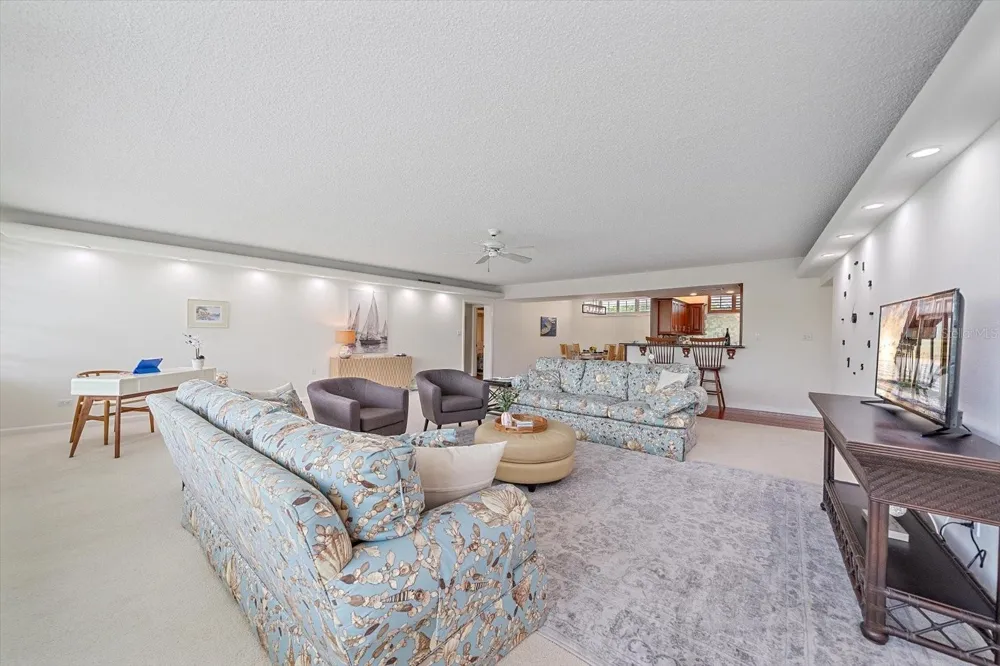 100 SANDS POINT ROAD #303 Longboat Key, FL 34228