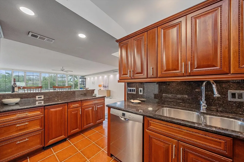 100 SANDS POINT ROAD #303 Longboat Key, FL 34228