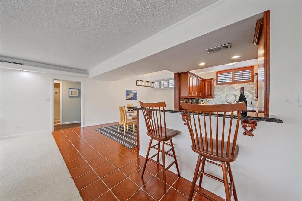 100 SANDS POINT ROAD #303 Longboat Key, FL 34228