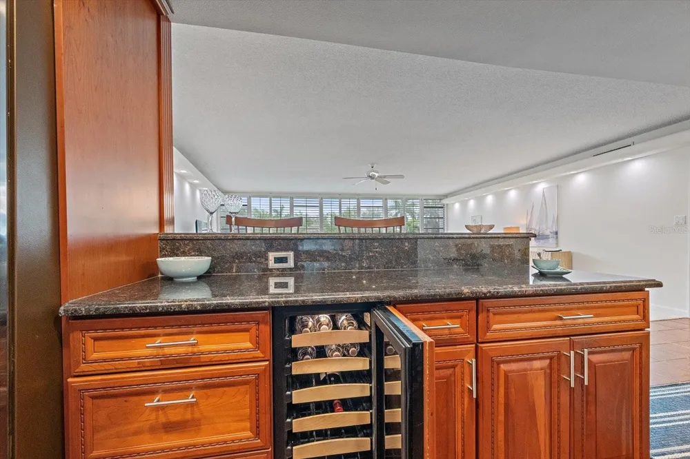 100 SANDS POINT ROAD #303 Longboat Key, FL 34228