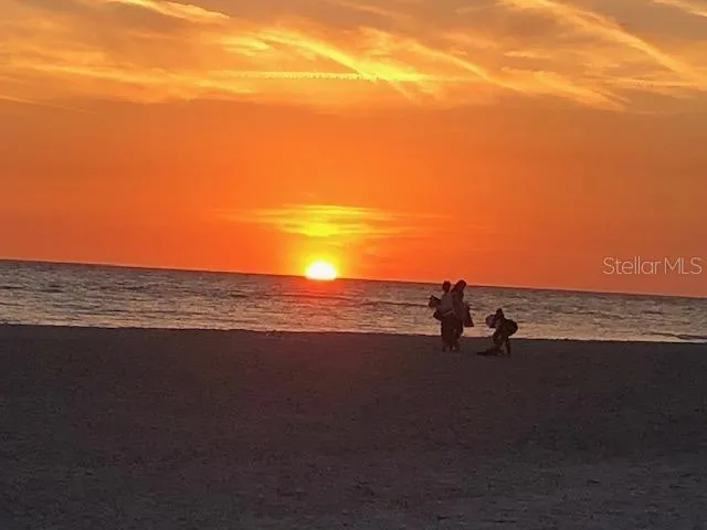 100 SANDS POINT ROAD #303 Longboat Key, FL 34228