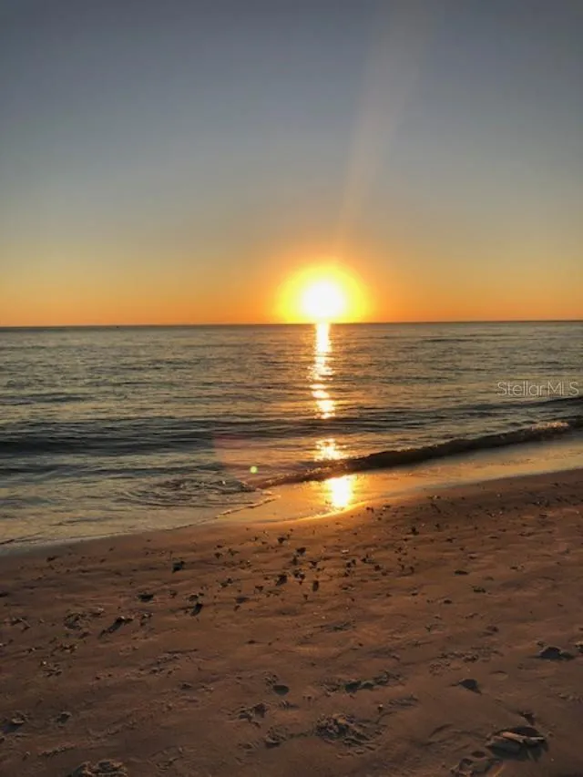 100 SANDS POINT ROAD #303 Longboat Key, FL 34228