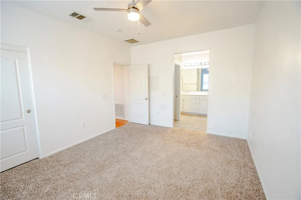17987 Lost Canyon #127 Canyon Country, CA 91387