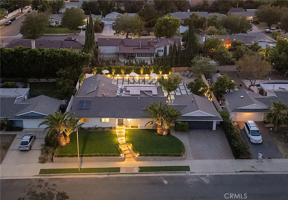 10111 Oso Avenue Chatsworth, CA 91311