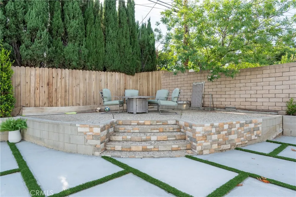 10111 Oso Avenue Chatsworth, CA 91311