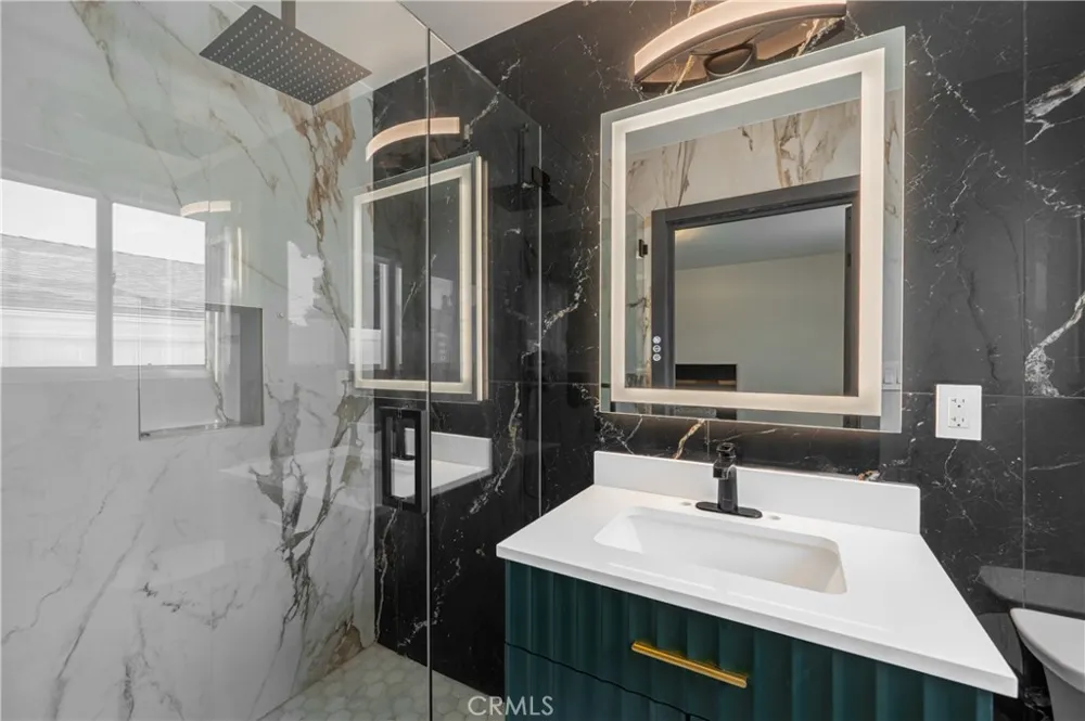 10111 Oso Avenue Chatsworth, CA 91311