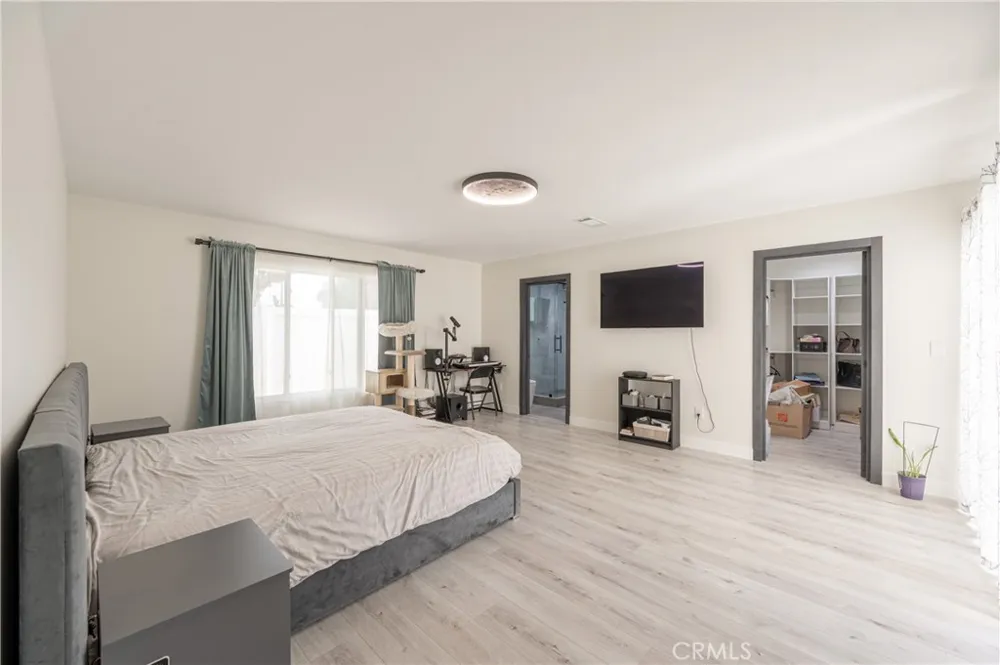 10111 Oso Avenue Chatsworth, CA 91311