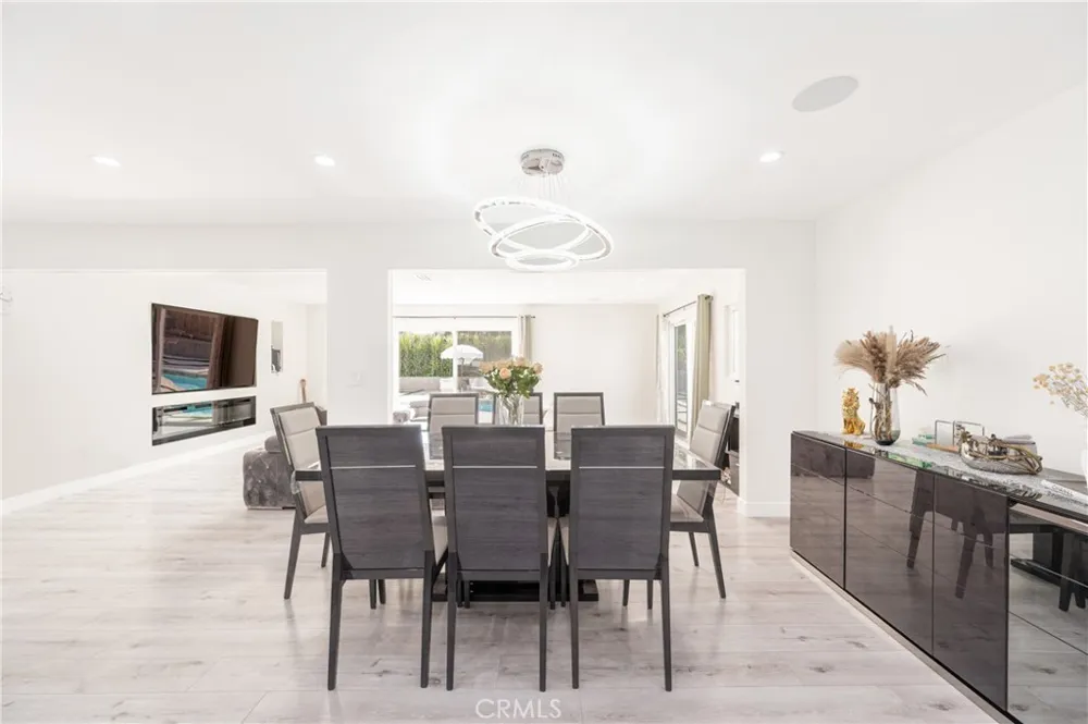 10111 Oso Avenue Chatsworth, CA 91311