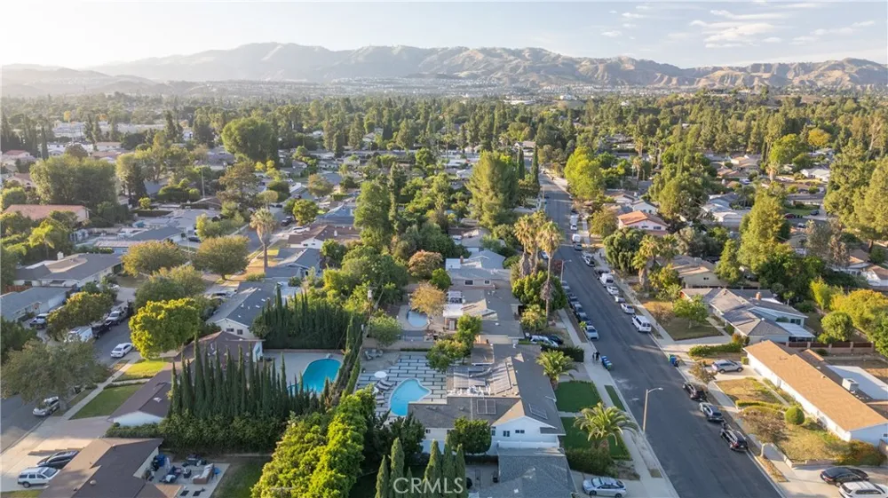 10111 Oso Avenue Chatsworth, CA 91311