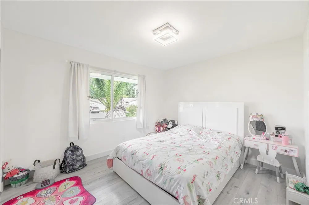 10111 Oso Avenue Chatsworth, CA 91311