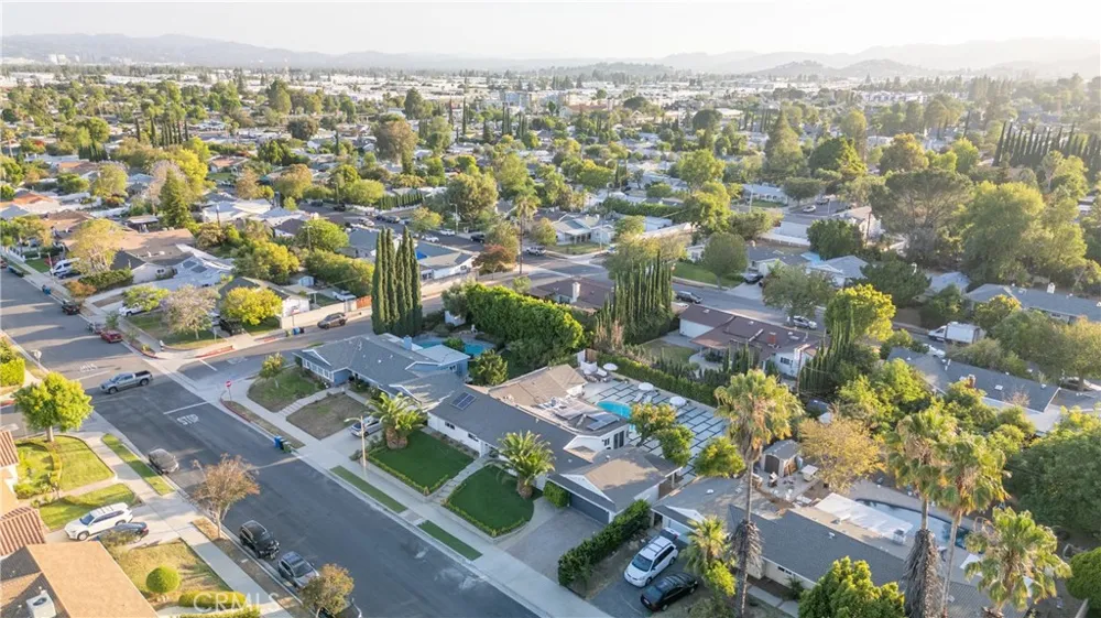 10111 Oso Avenue Chatsworth, CA 91311
