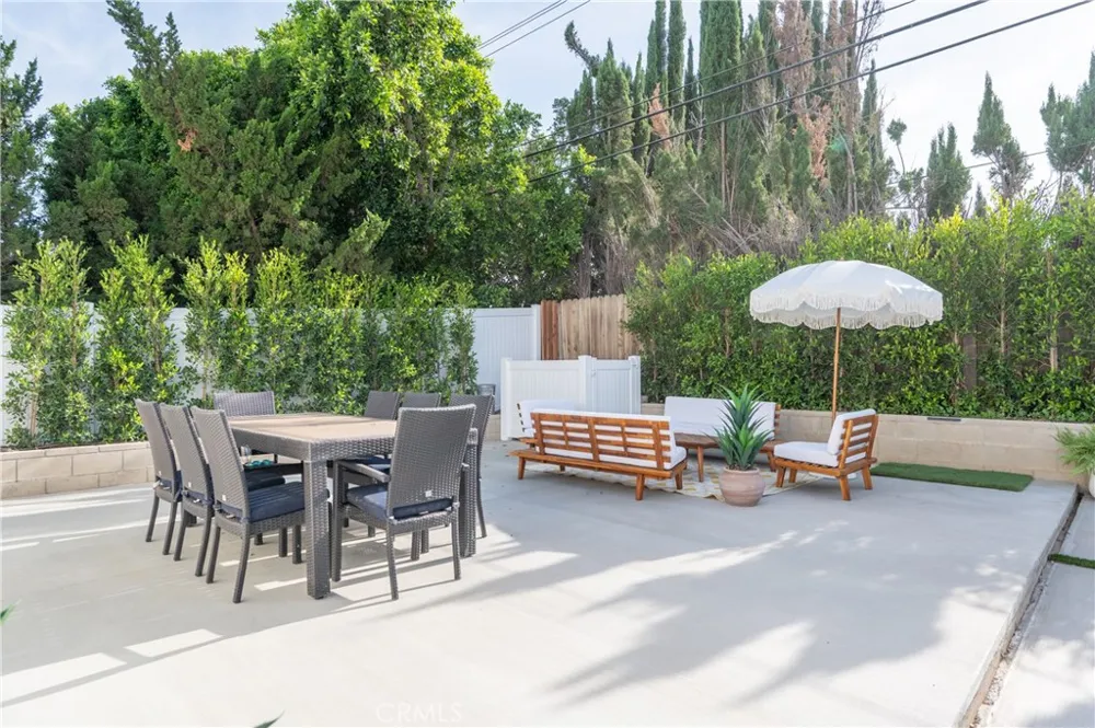 10111 Oso Avenue Chatsworth, CA 91311