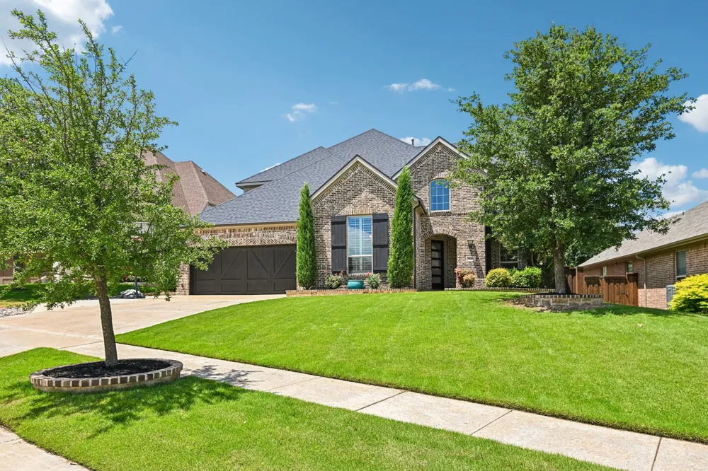 916 Champions Court Roanoke, TX 76262