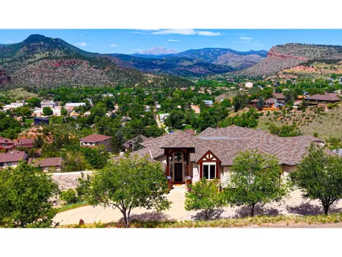 814 Mountain View Drive