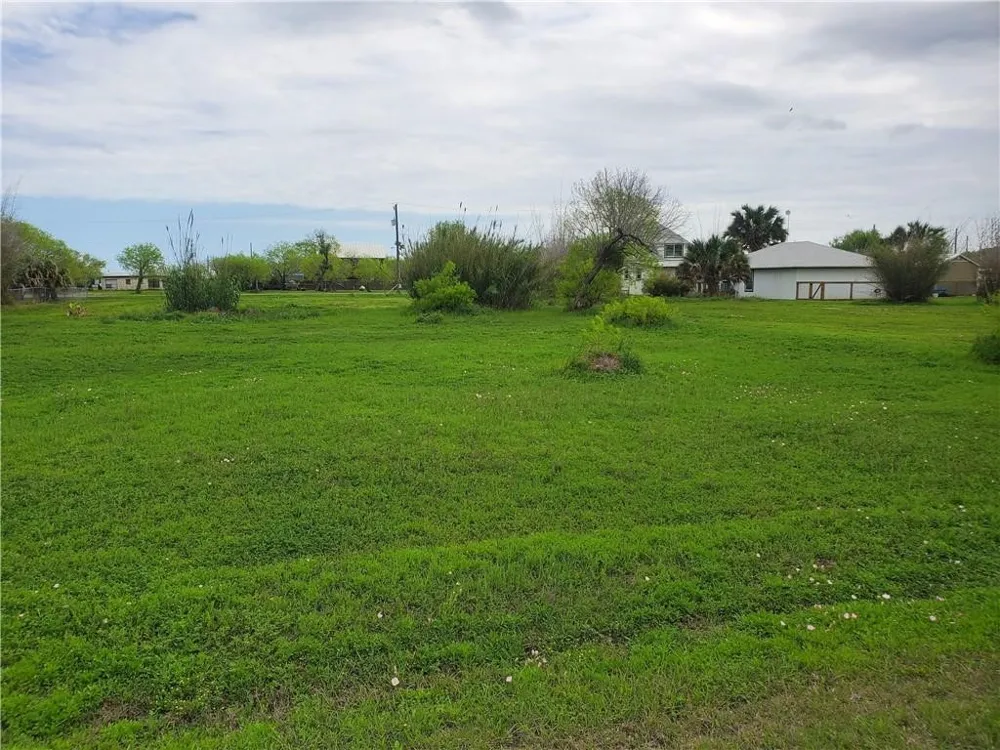 410 2nd Street Bayside, TX 78340