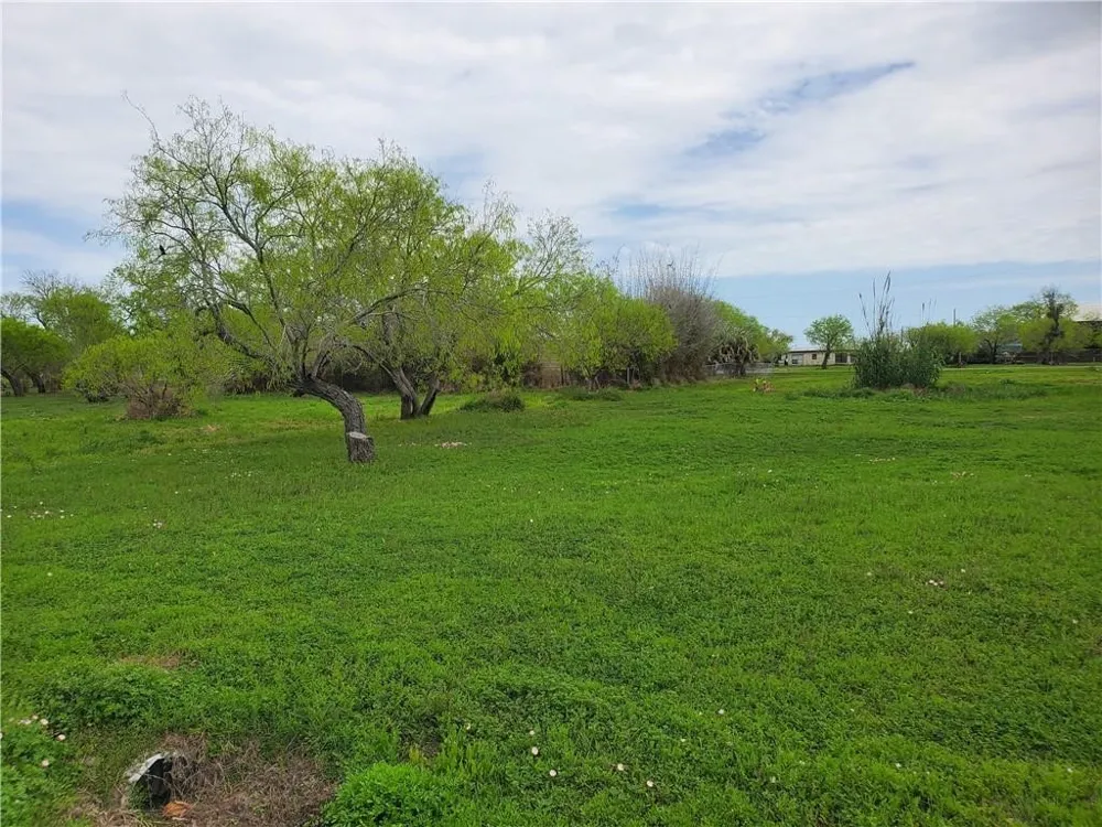410 2nd Street Bayside, TX 78340