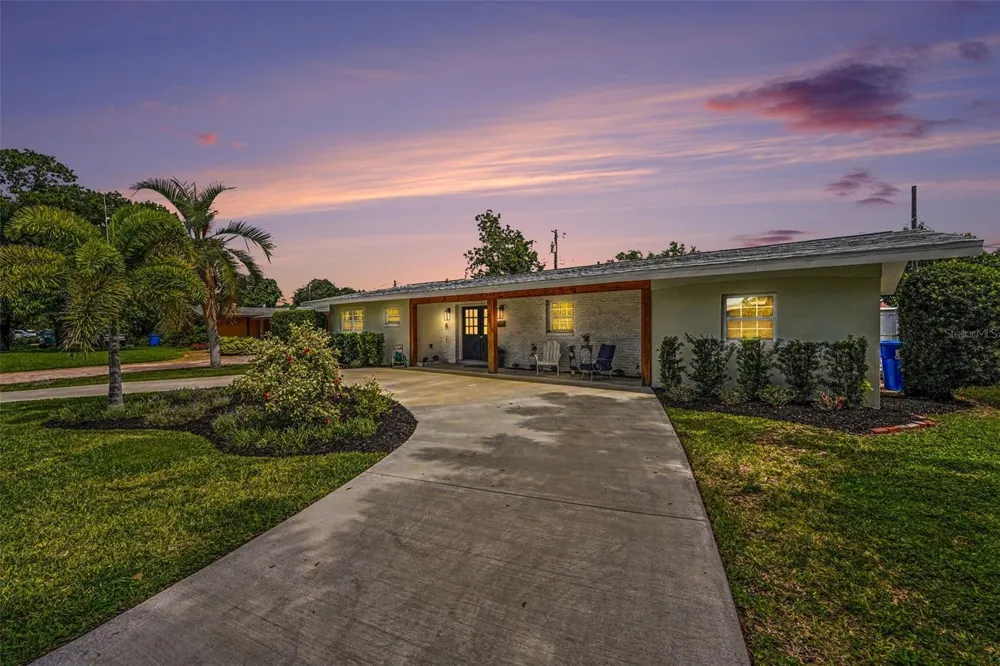 6825 11TH AVENUE St Petersburg, FL 33710