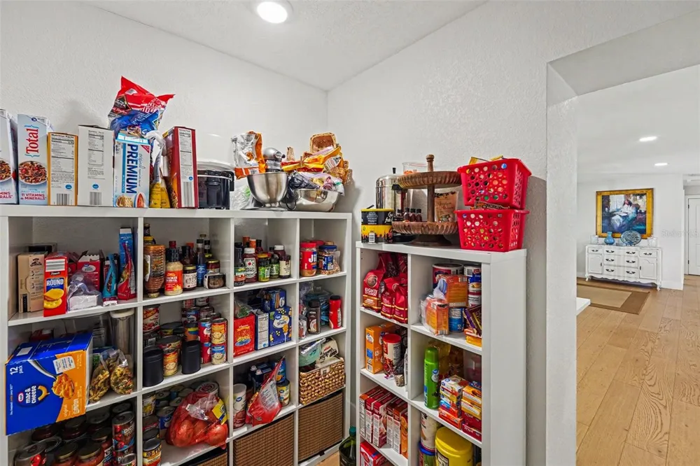 6825 11TH AVENUE St Petersburg, FL 33710