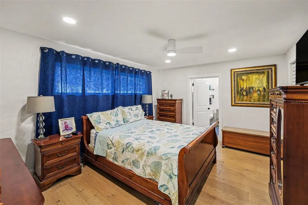 6825 11TH AVENUE St Petersburg, FL 33710