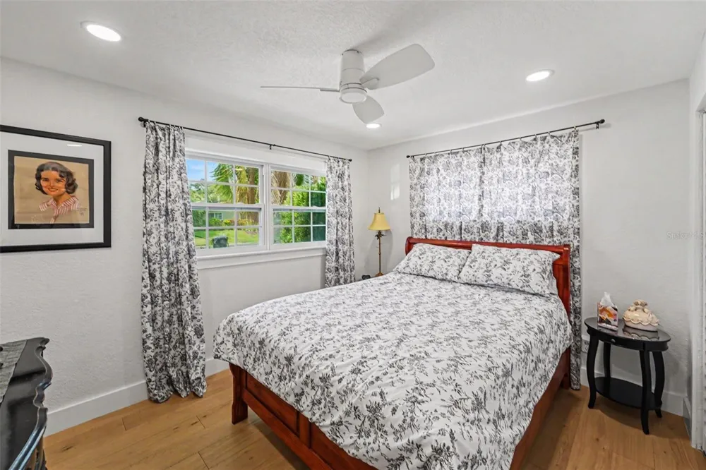 6825 11TH AVENUE St Petersburg, FL 33710