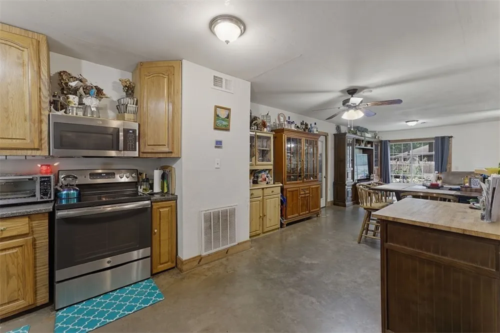 234 Park Drive La Grange, TX 78945