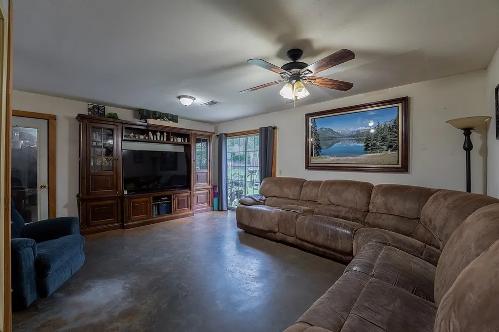 234 Park Drive La Grange, TX 78945