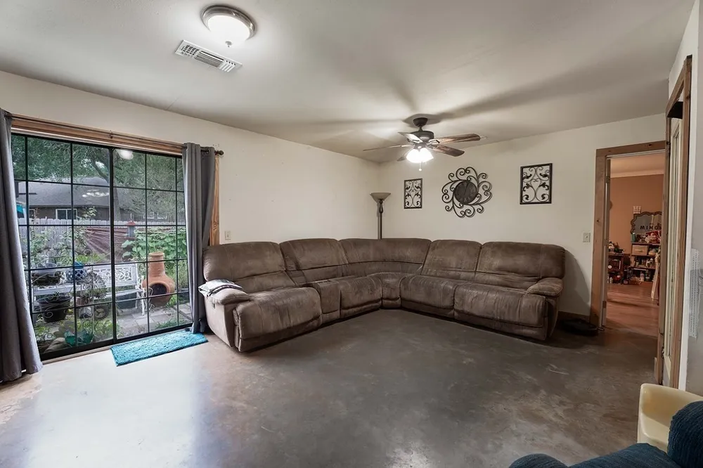 234 Park Drive La Grange, TX 78945