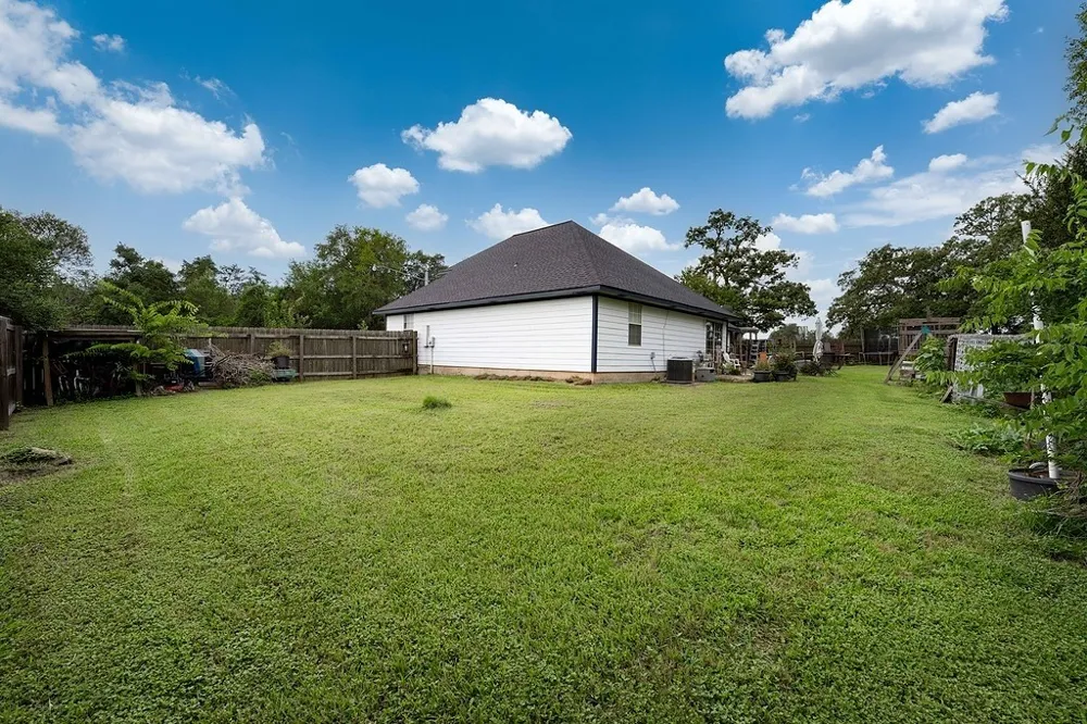 234 Park Drive La Grange, TX 78945