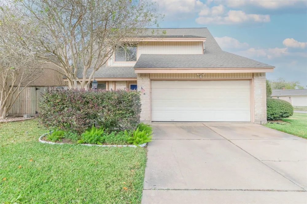 11902 Brook Meadows Lane Meadows Place, TX 77477