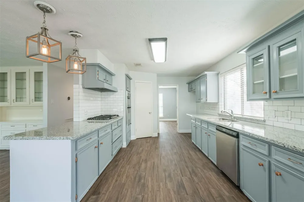 11902 Brook Meadows Lane Meadows Place, TX 77477