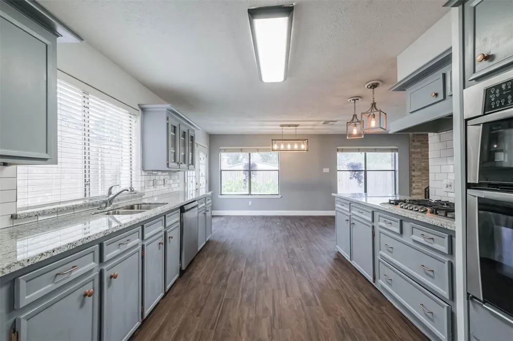 11902 Brook Meadows Lane Meadows Place, TX 77477