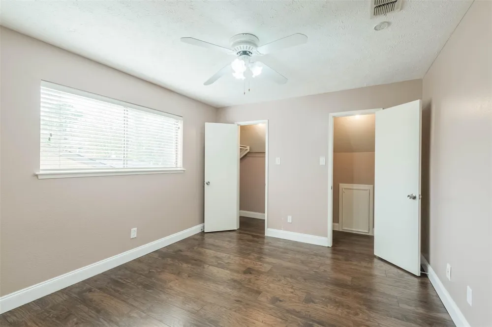 11902 Brook Meadows Lane Meadows Place, TX 77477