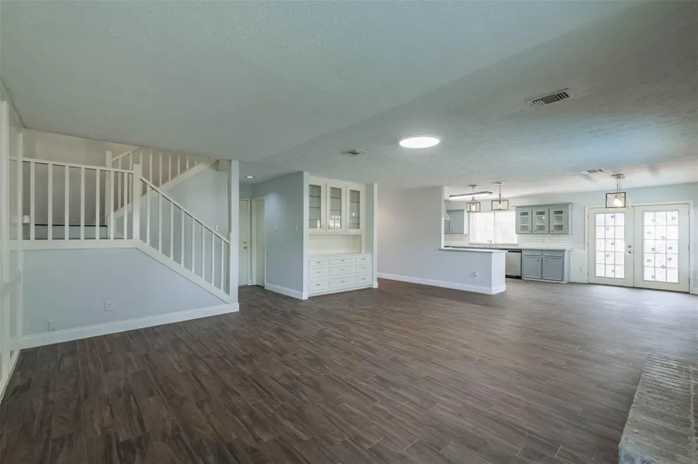 11902 Brook Meadows Lane Meadows Place, TX 77477
