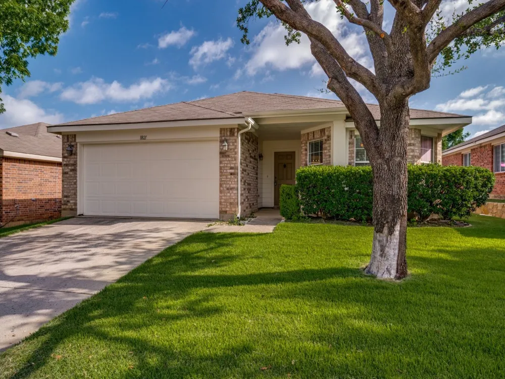 8821 CHISHOLM TRAIL Cross Roads, TX 76227