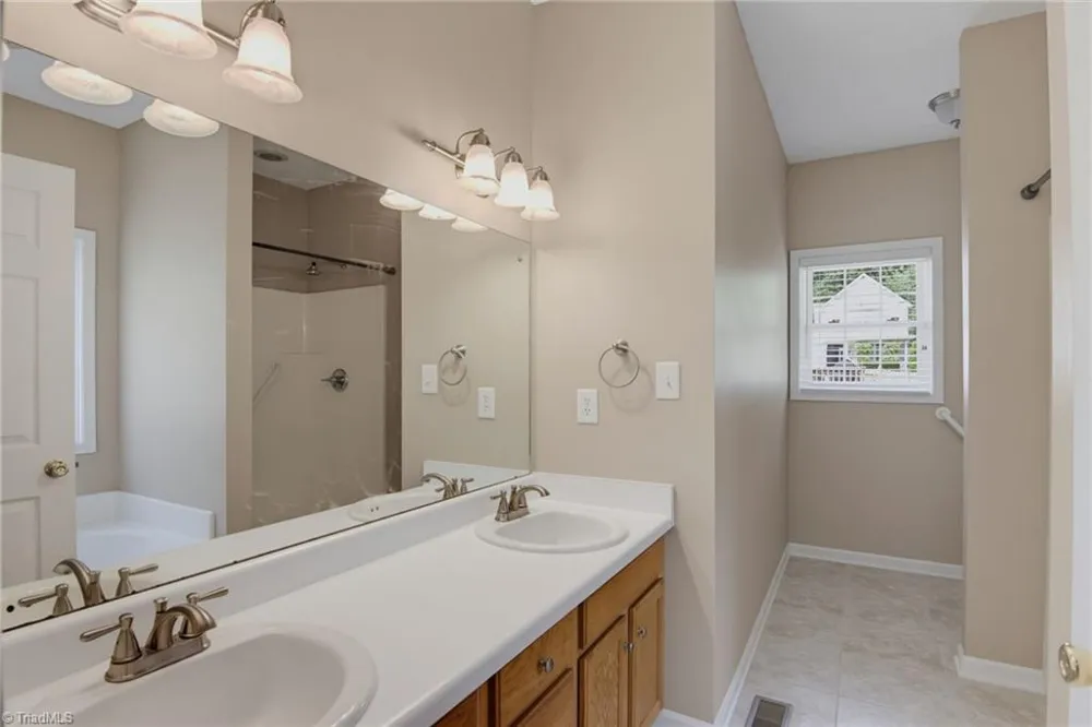 403 Clover Court Eden, NC 27288