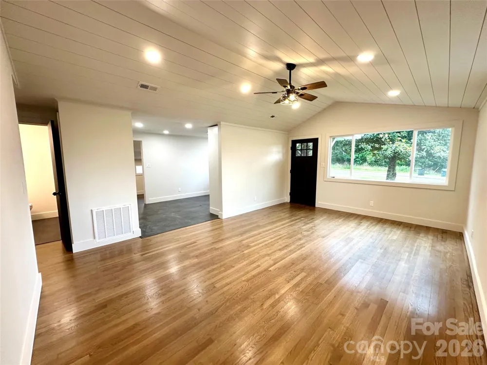 908 E 1st Street Newton, NC 28658