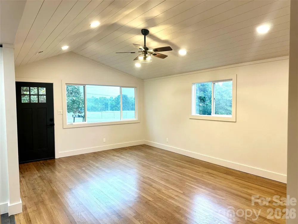 908 E 1st Street Newton, NC 28658