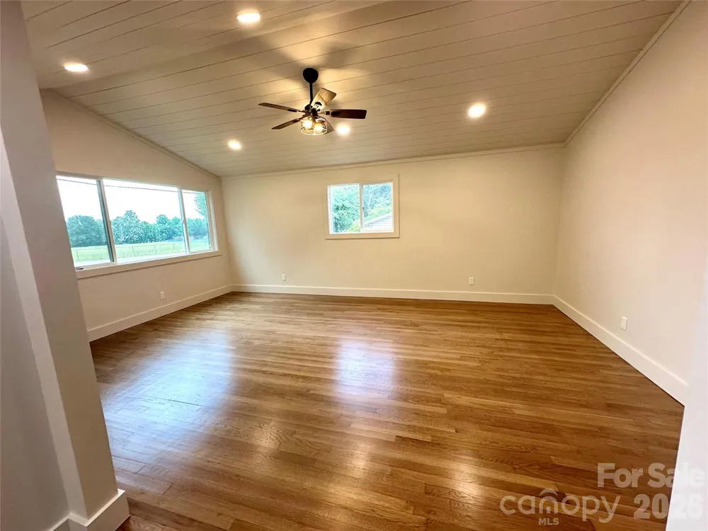908 E 1st Street Newton, NC 28658