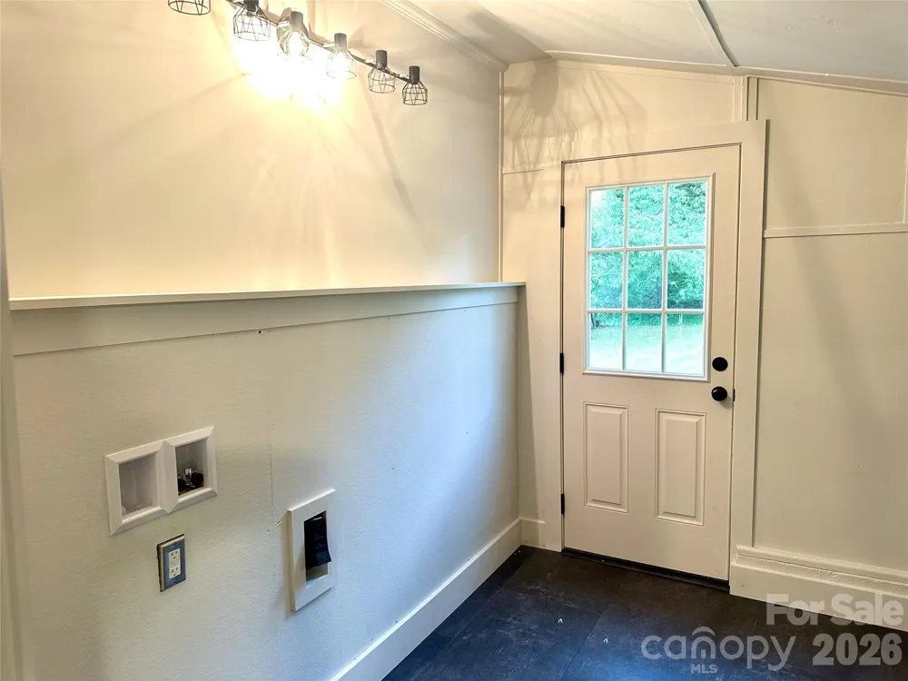 908 E 1st Street Newton, NC 28658